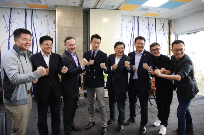 欧阳默与毛大庆、徐小平、佟大为等人在优客工场,北京, 2016