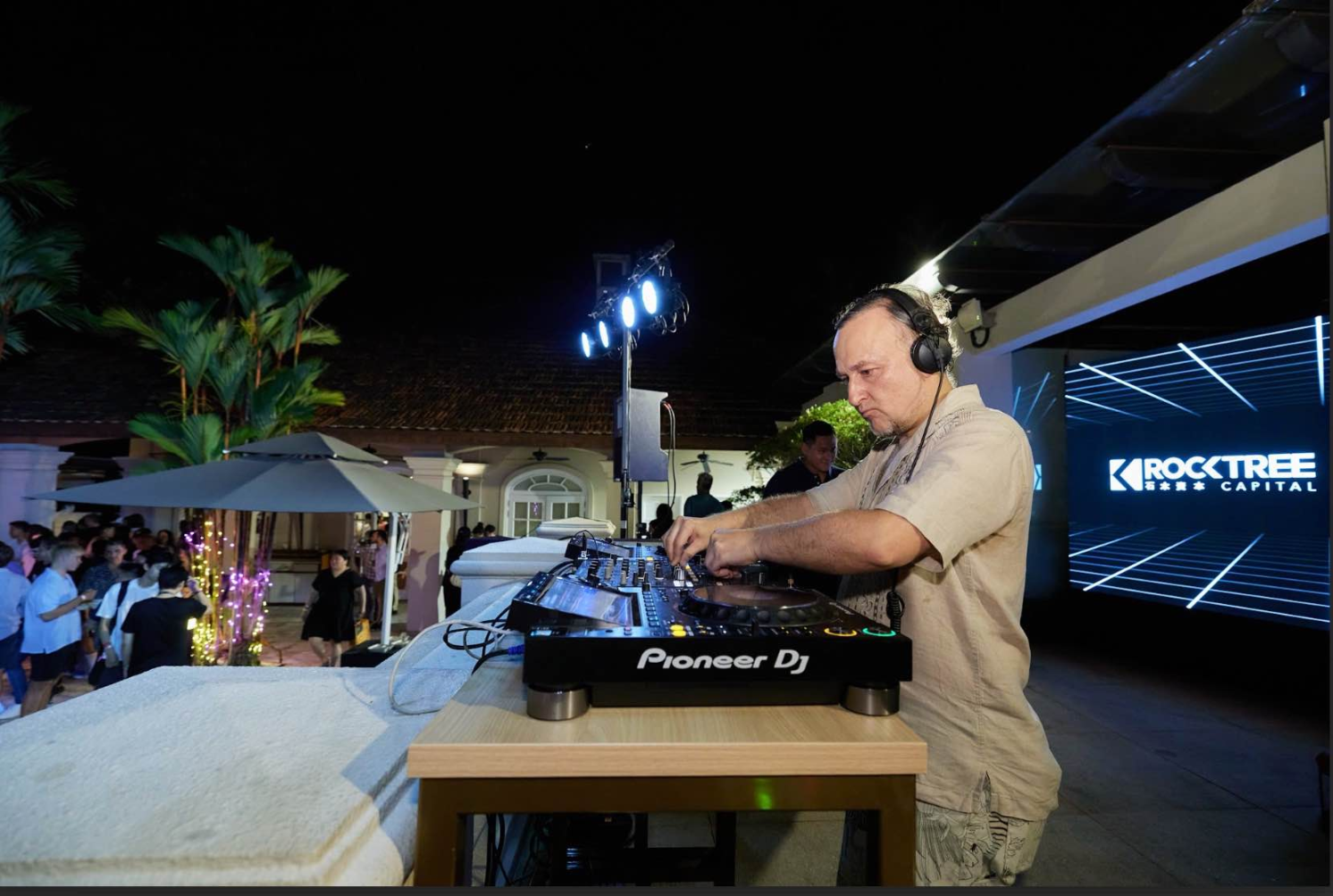 RockTree Capital 创始人 Omer Ozden 在活动上打碟