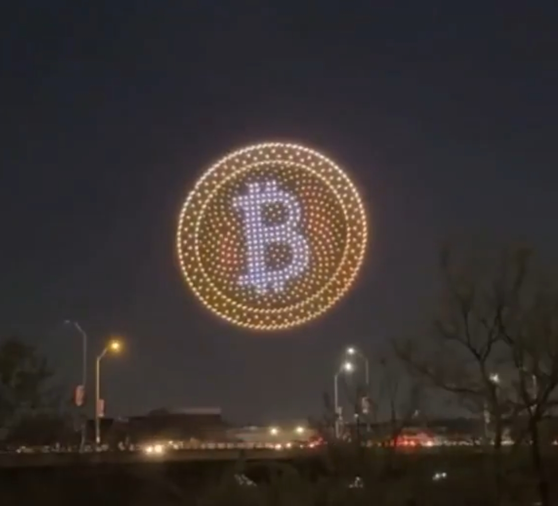 德克萨斯州无人机表演中出现比特币符号图案